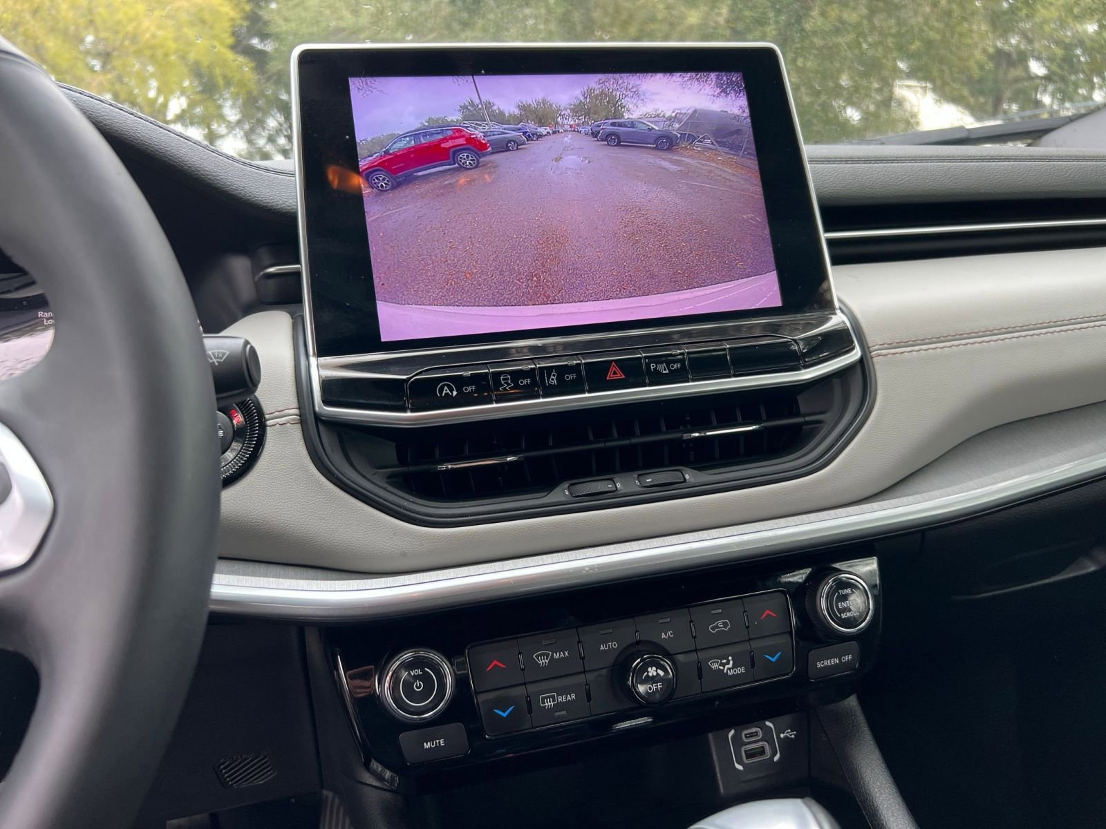 Thumbnail: 2025 Jeep Compass - 17