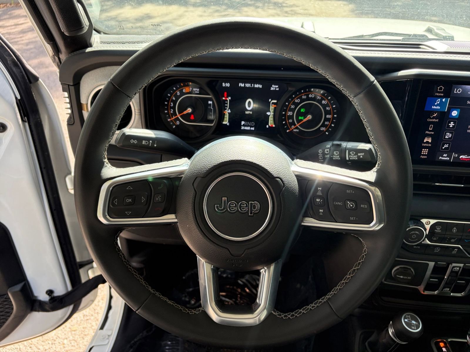 Thumbnail: 2025 Jeep Wrangler - 28