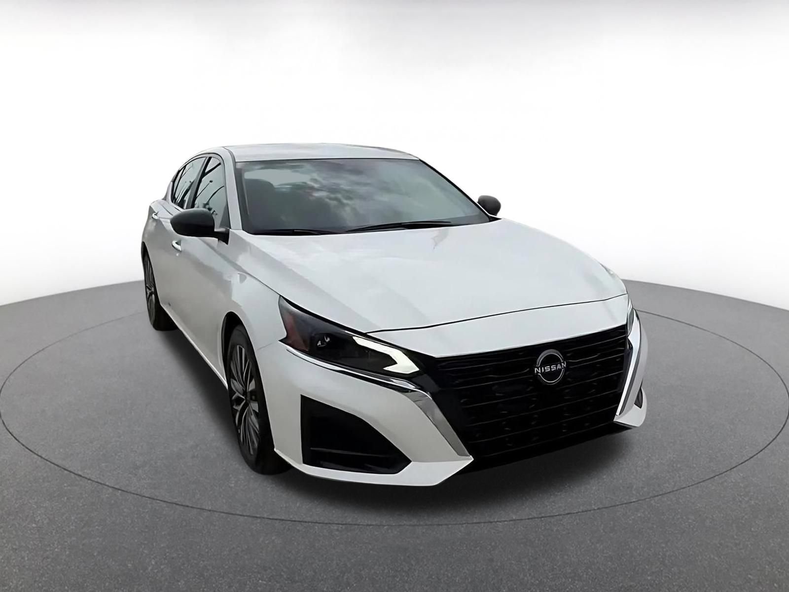 Thumbnail: 2025 Nissan Altima - 3