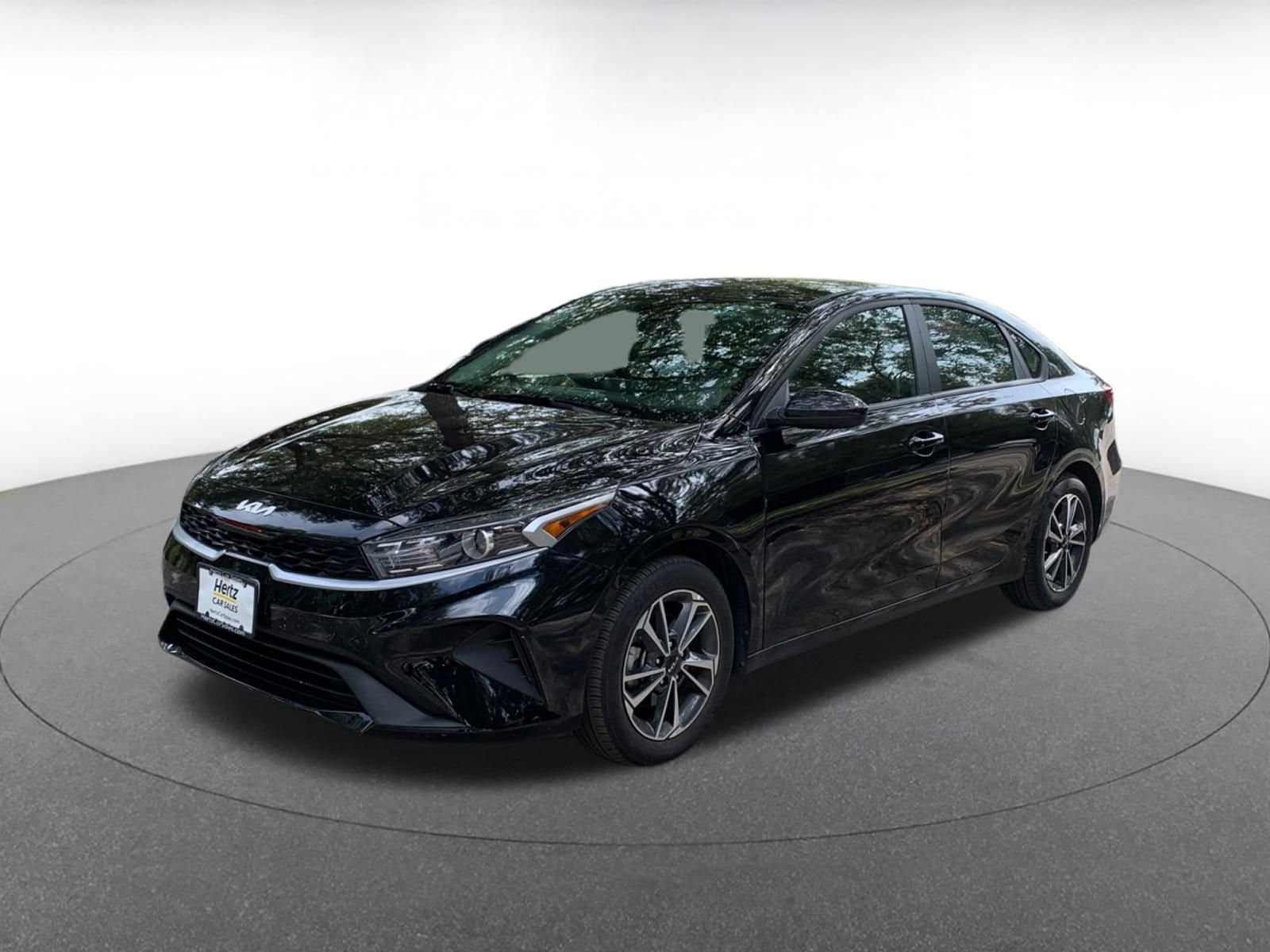 Thumbnail: 2024 Kia Forte - 3