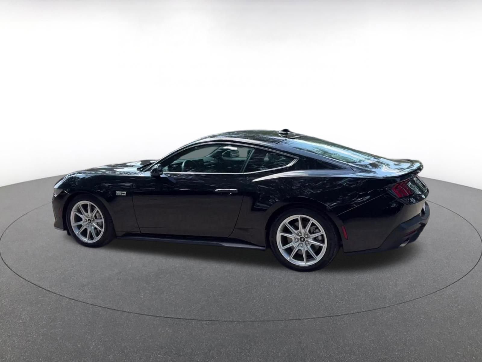 Thumbnail: 2025 Ford Mustang - 10