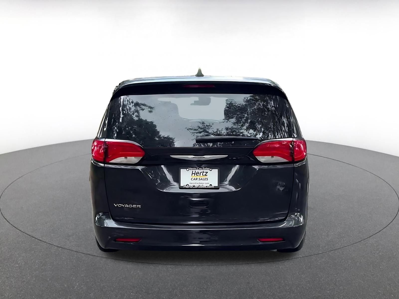 Thumbnail: 2024 Chrysler Voyager - 12