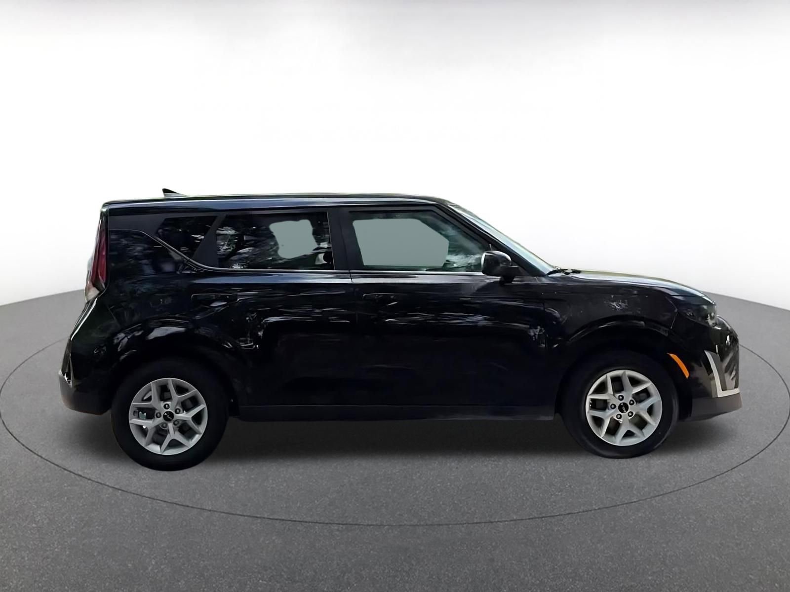 Thumbnail: 2025 Kia Soul - 16