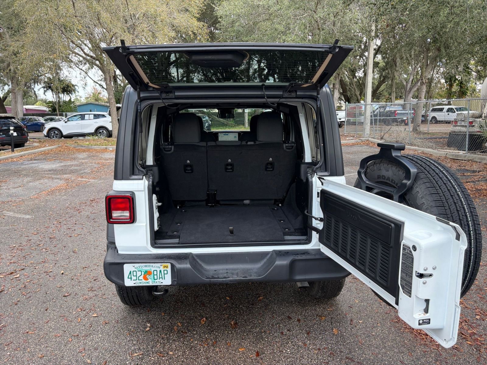 Thumbnail: 2025 Jeep Wrangler - 24