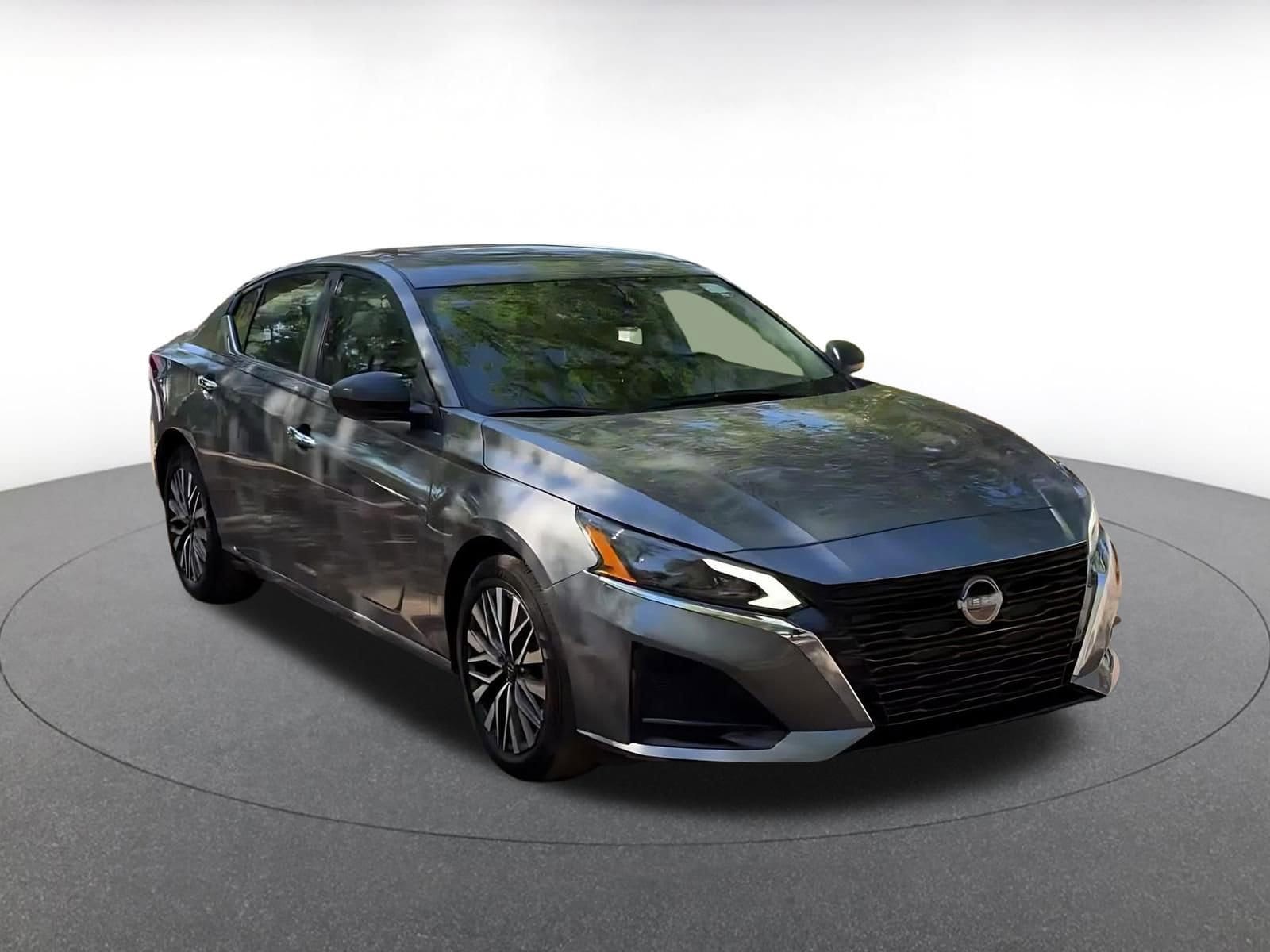 Thumbnail: 2025 Nissan Altima - 3