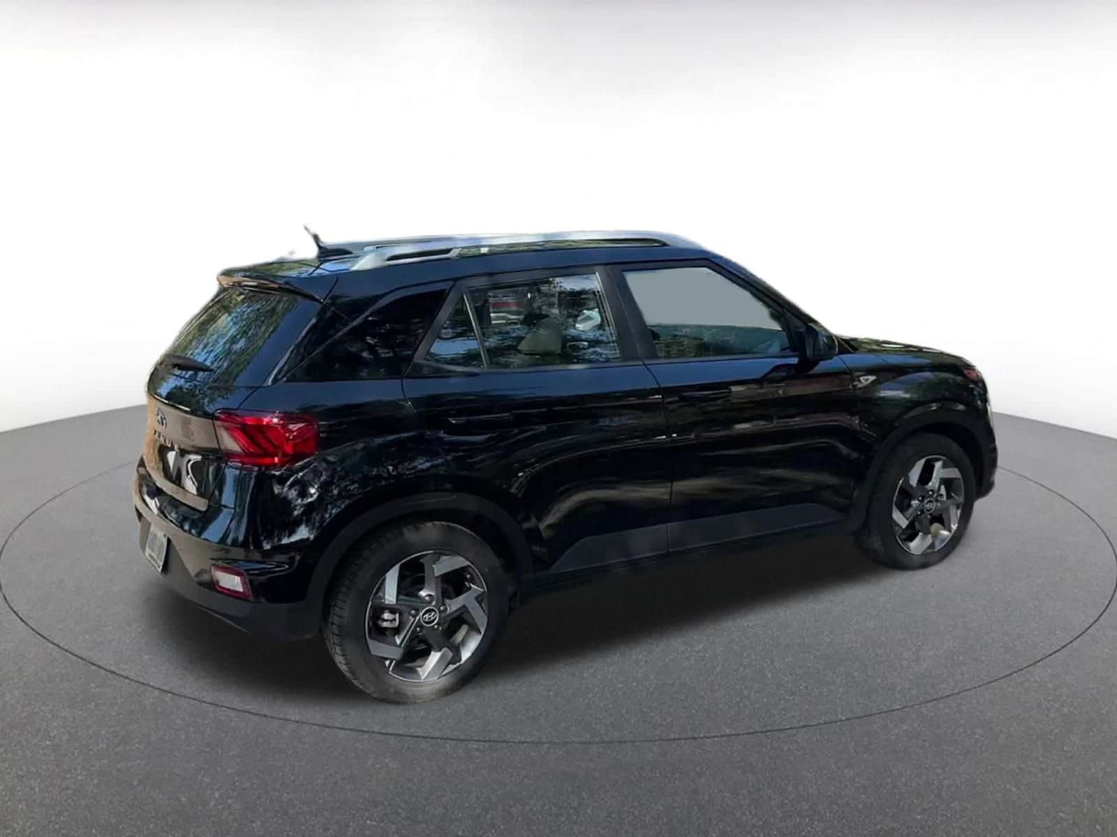 Thumbnail: 2025 Hyundai Venue - 15