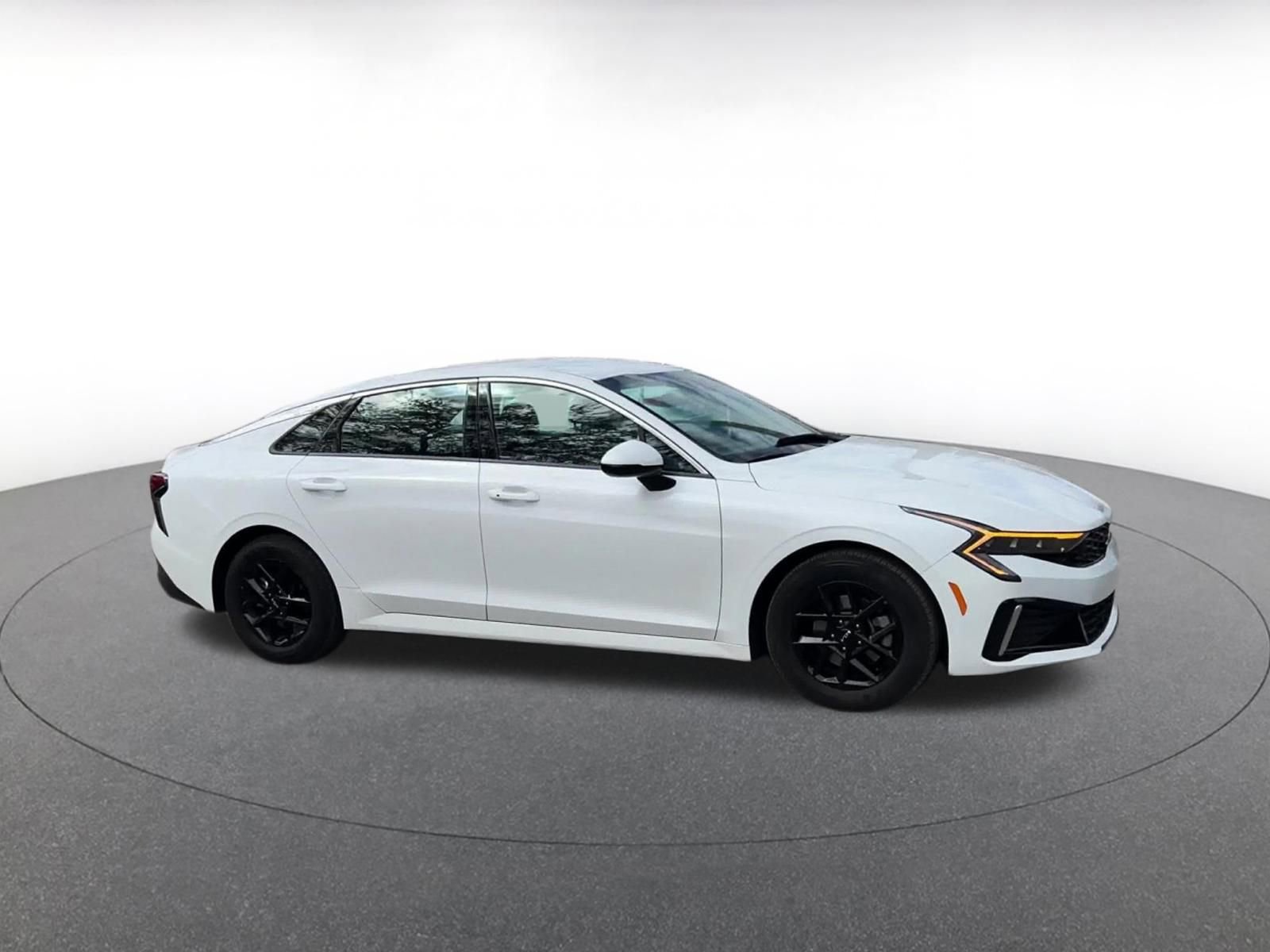 Thumbnail: 2025 Kia K5 - 2