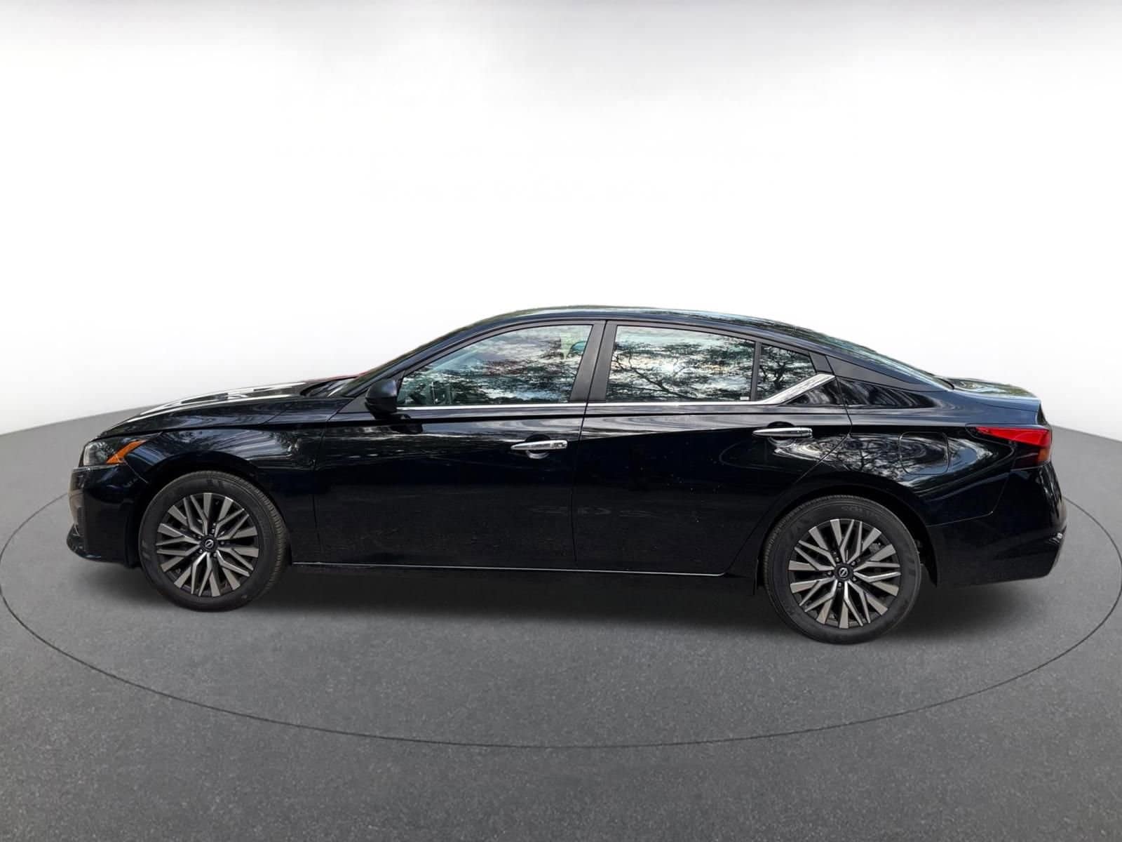 Thumbnail: 2025 Nissan Altima - 4