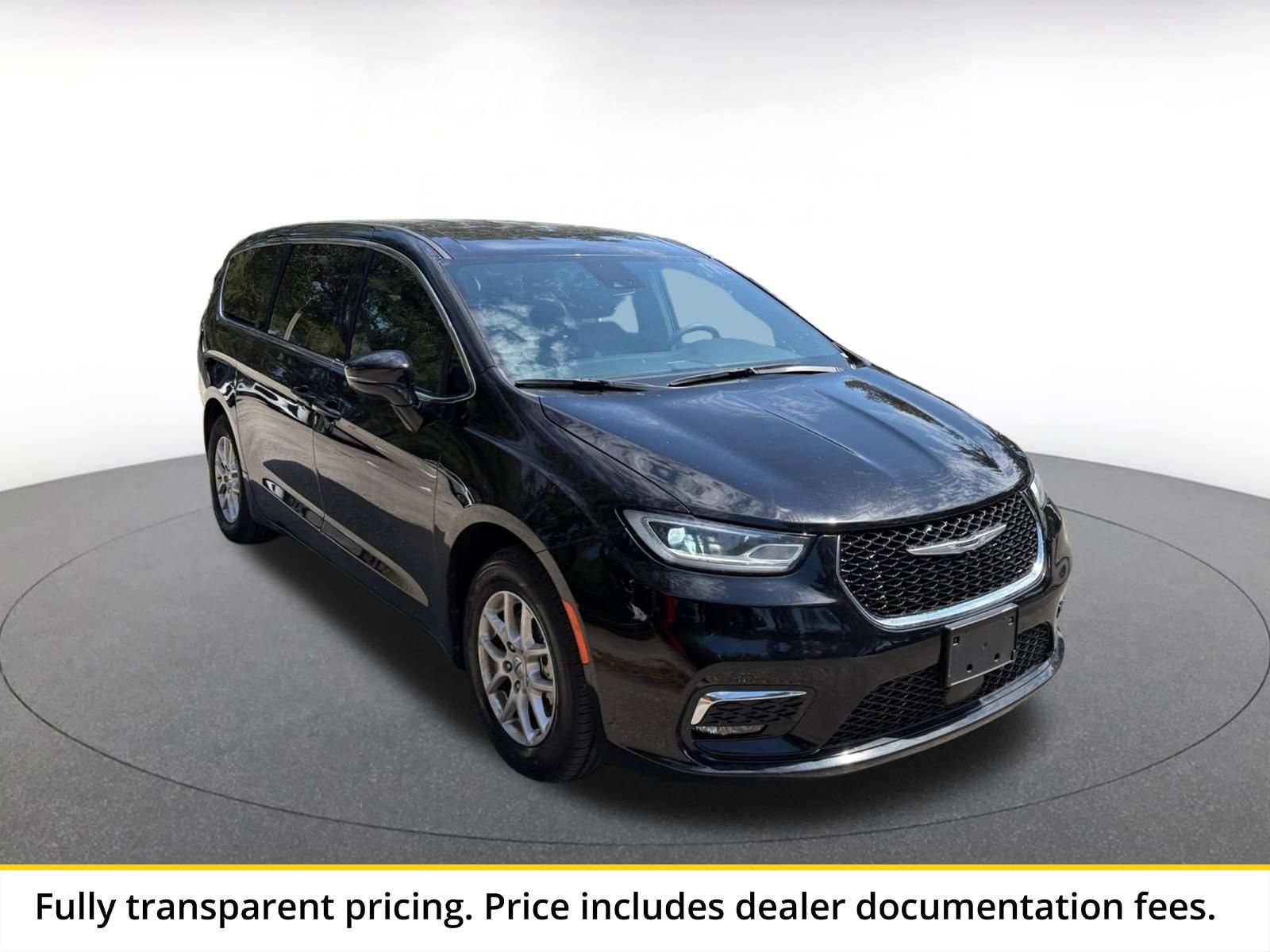 Thumbnail: 2025 Chrysler Pacifica - 1