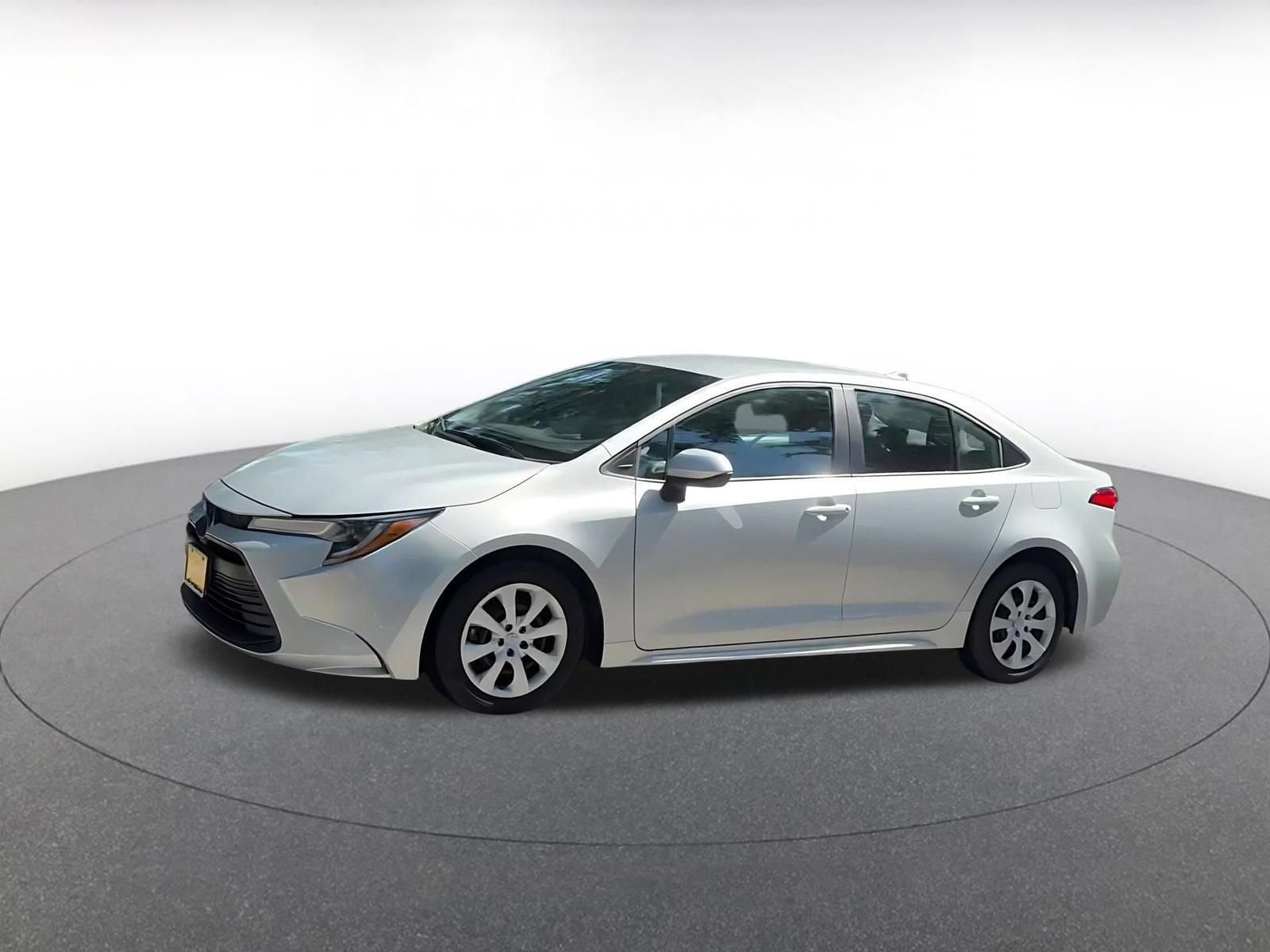 Thumbnail: 2025 Toyota Corolla - 8