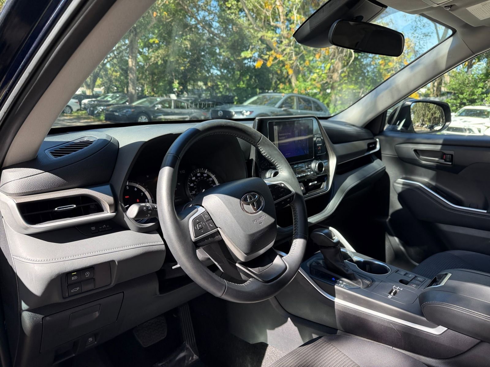 Thumbnail: 2025 Toyota Highlander - 28