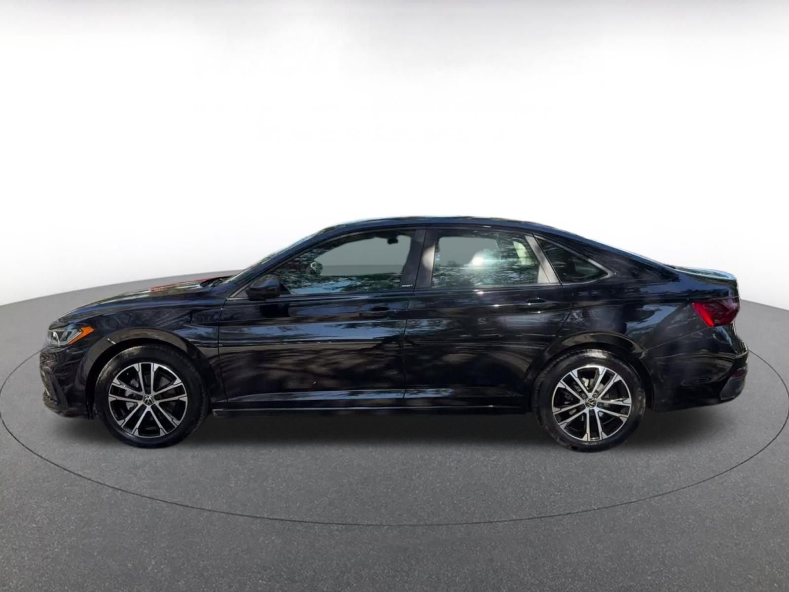 Thumbnail: 2025 Volkswagen Jetta - 9