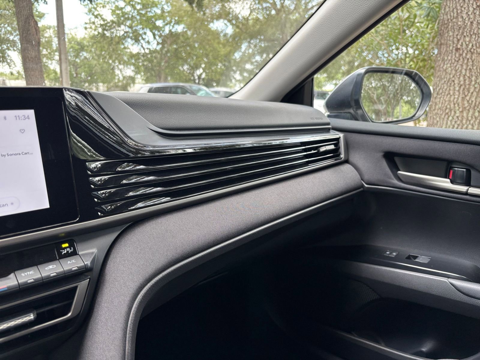Thumbnail: 2025 Toyota Camry - 33