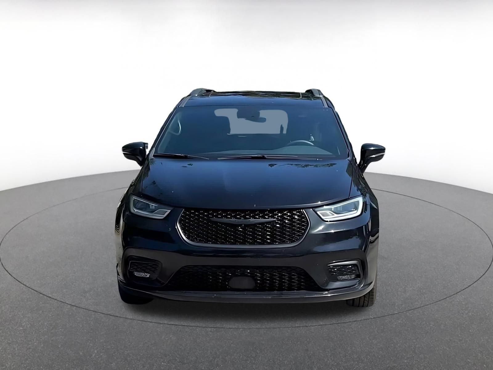 Thumbnail: 2025 Chrysler Pacifica - 4