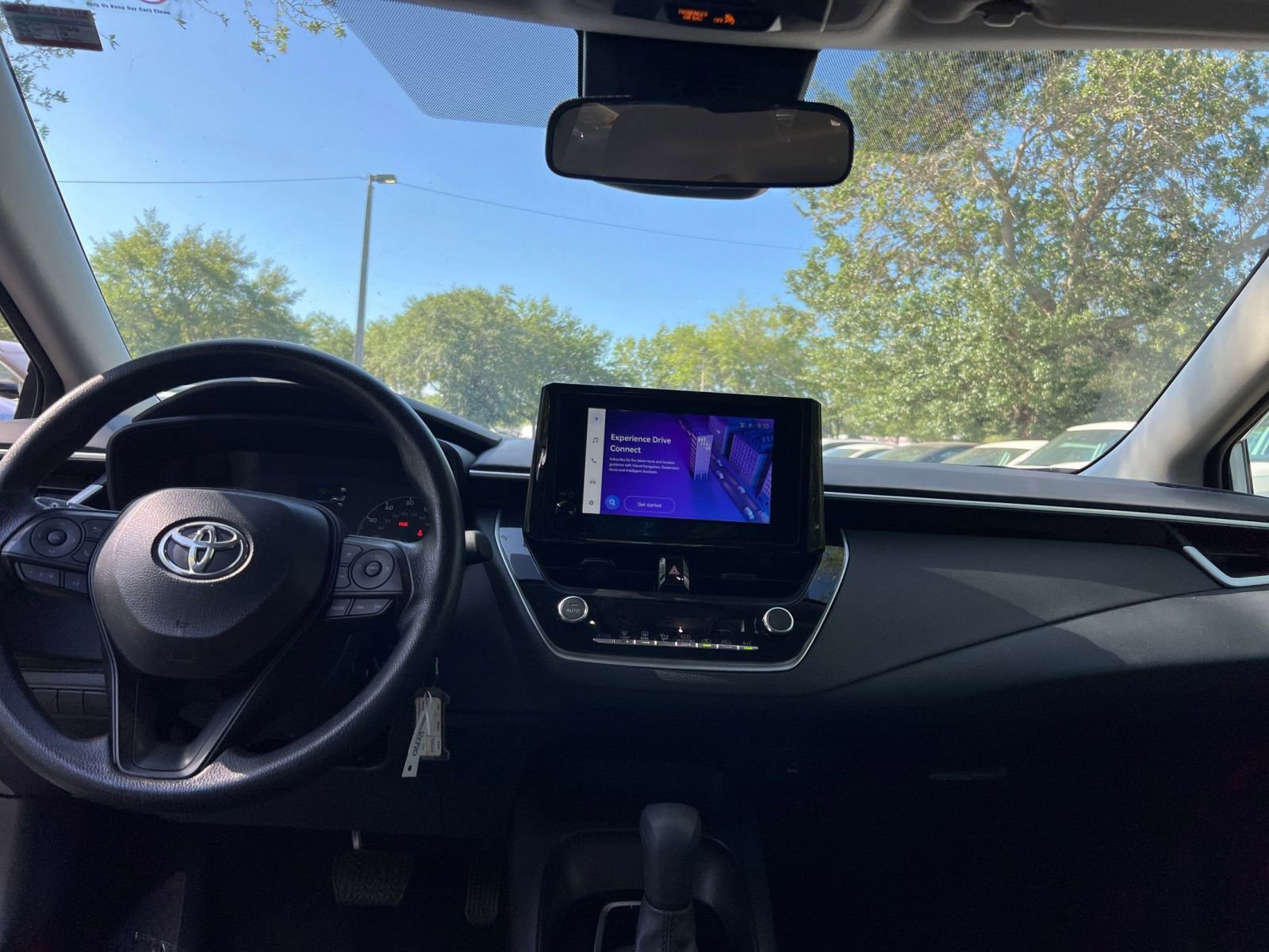 Thumbnail: 2025 Toyota Corolla - 32