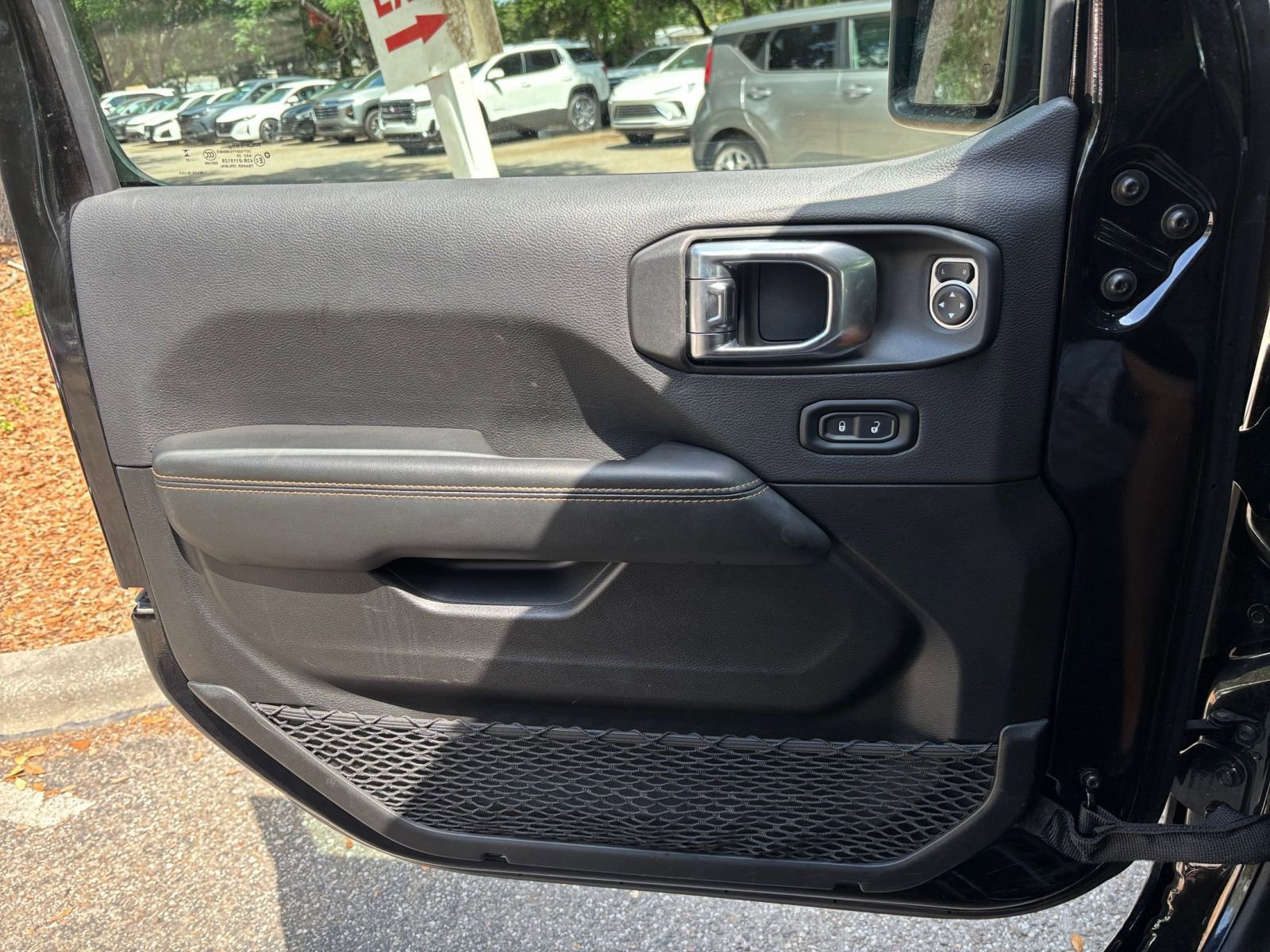 Thumbnail: 2025 Jeep Wrangler - 18