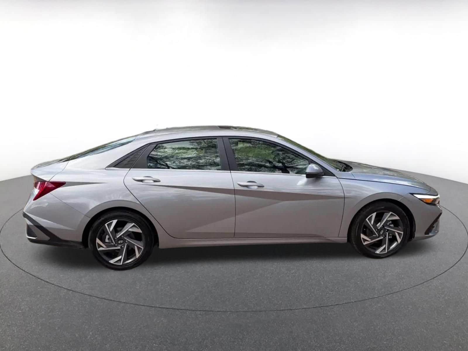 Thumbnail: 2025 Hyundai Elantra - 16