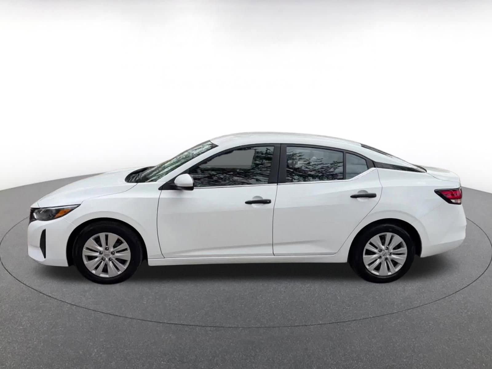 Thumbnail: 2025 Nissan Sentra - 9