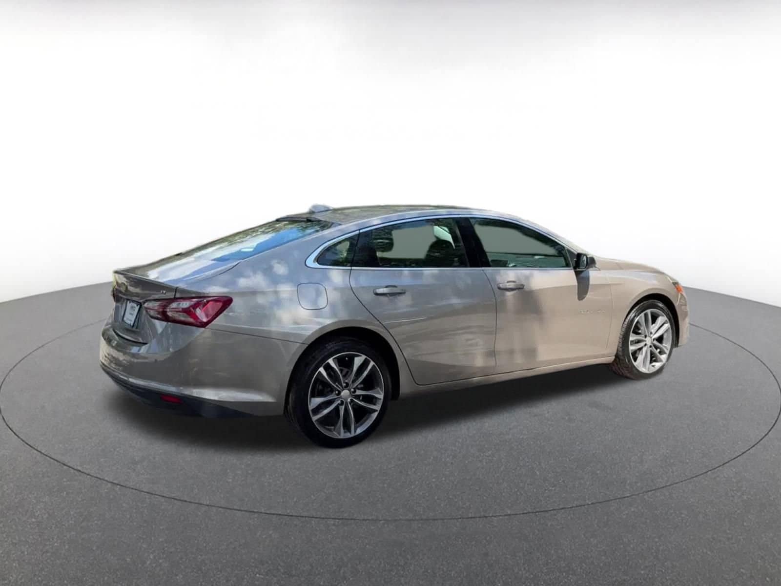 Thumbnail: 2024 Chevrolet Malibu - 14
