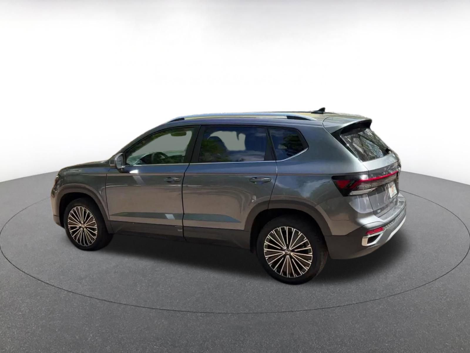 Thumbnail: 2025 Volkswagen Taos - 10