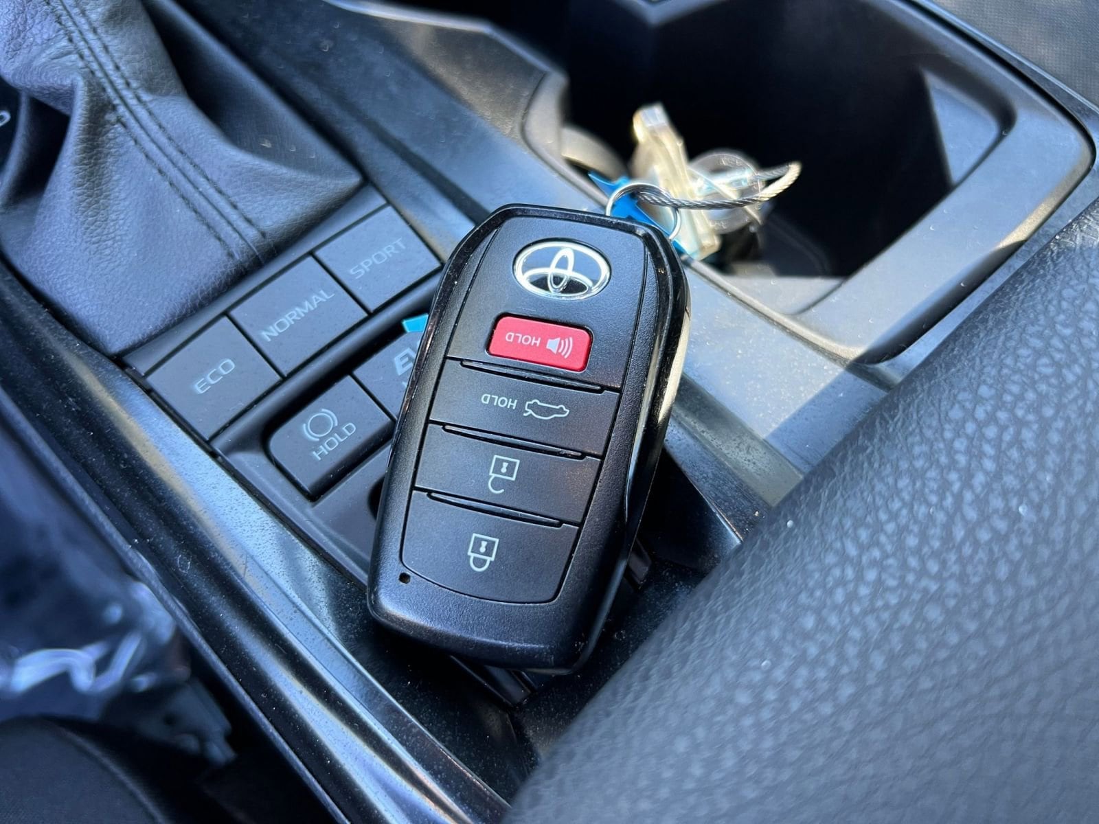 Thumbnail: 2025 Toyota Camry - 18