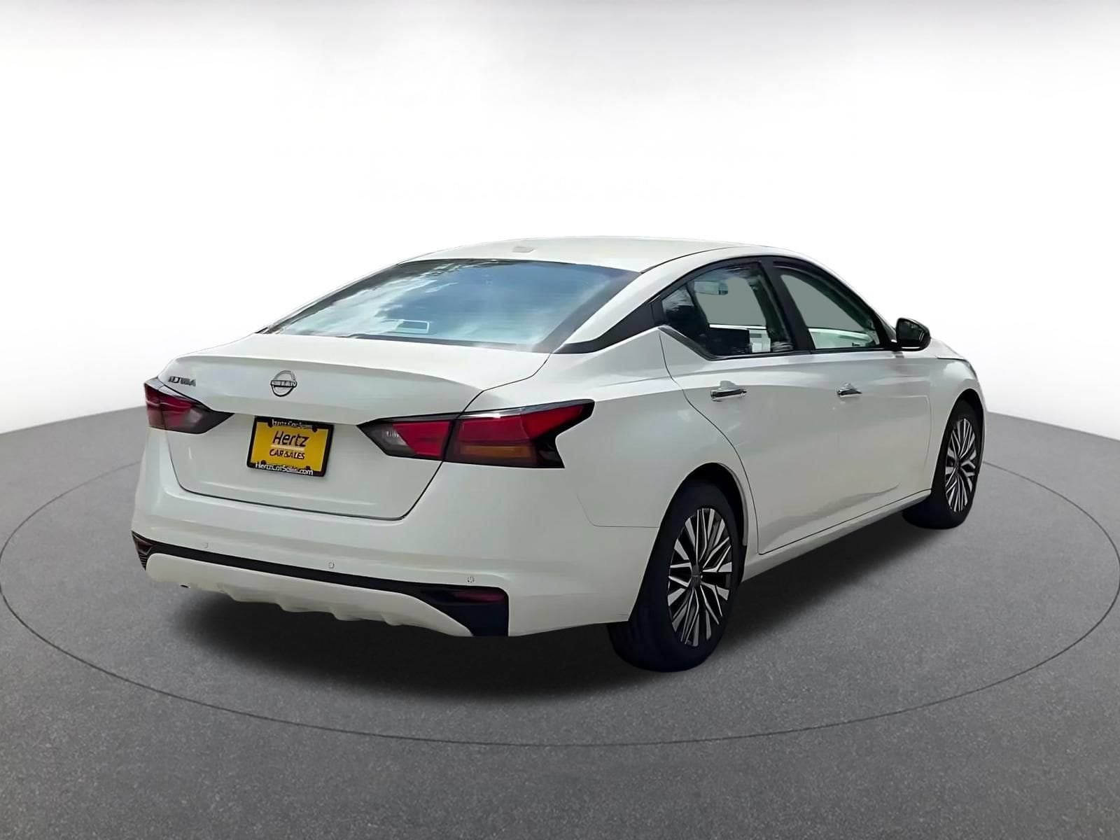 Thumbnail: 2025 Nissan Altima - 13