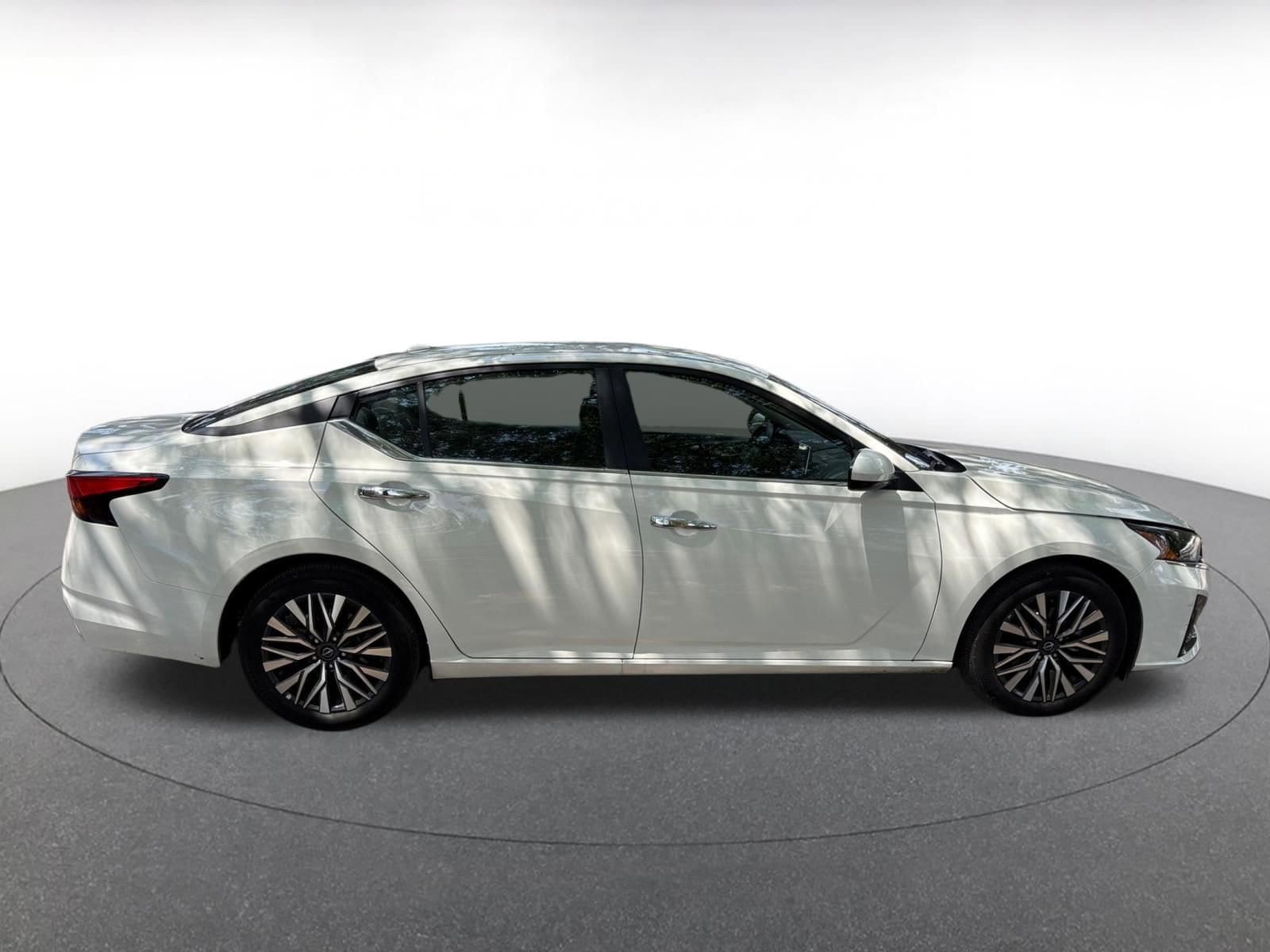 Thumbnail: 2025 Nissan Altima - 8