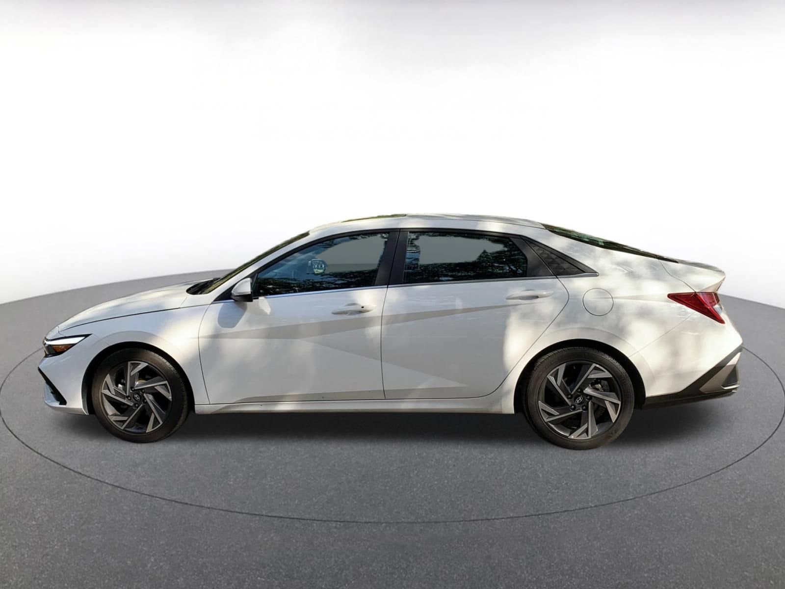 Thumbnail: 2025 Hyundai Elantra - 4