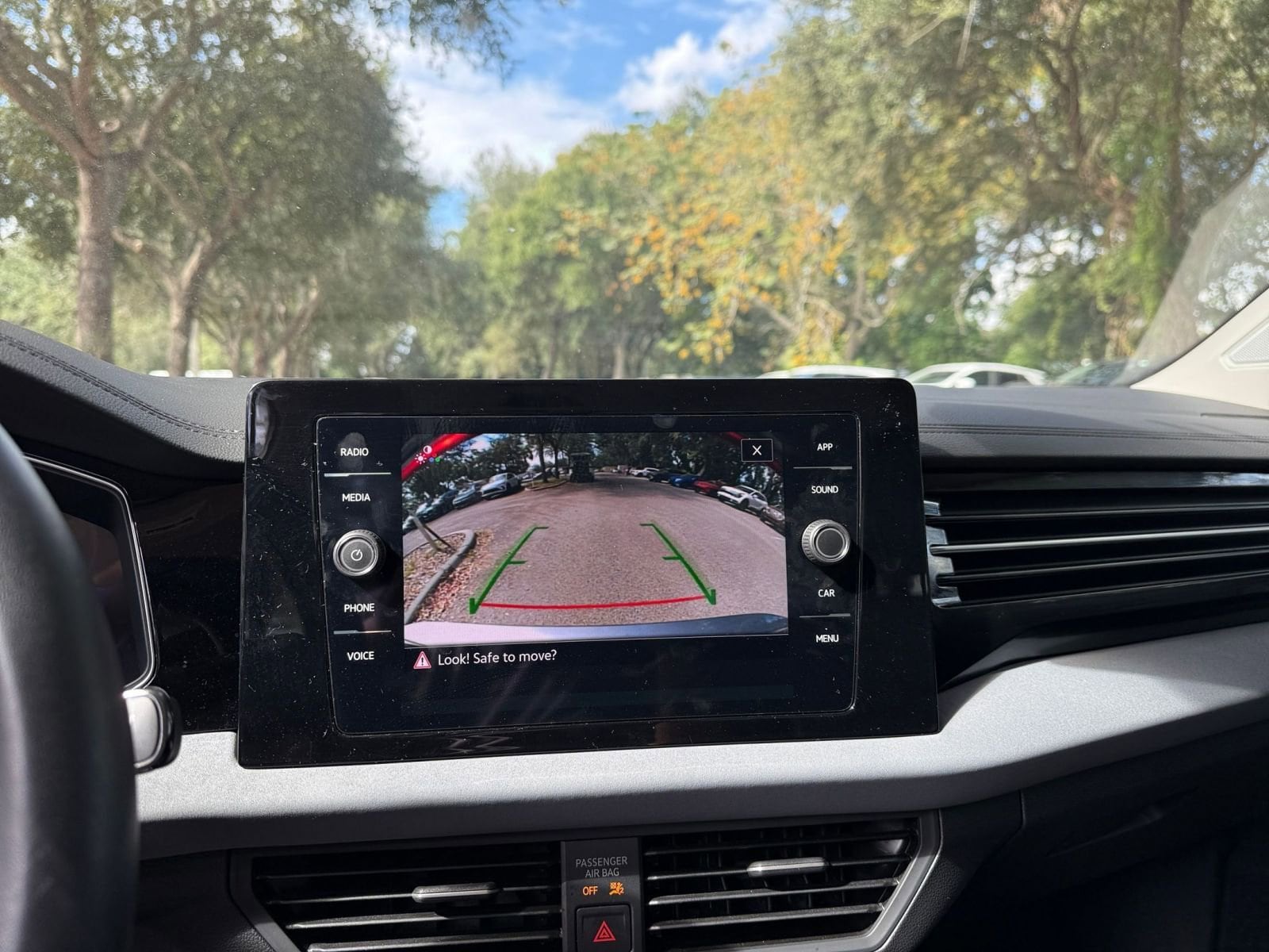 Thumbnail: 2025 Volkswagen Jetta - 17