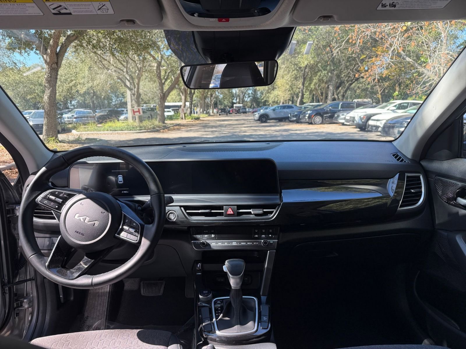 Thumbnail: 2025 Kia Seltos - 28