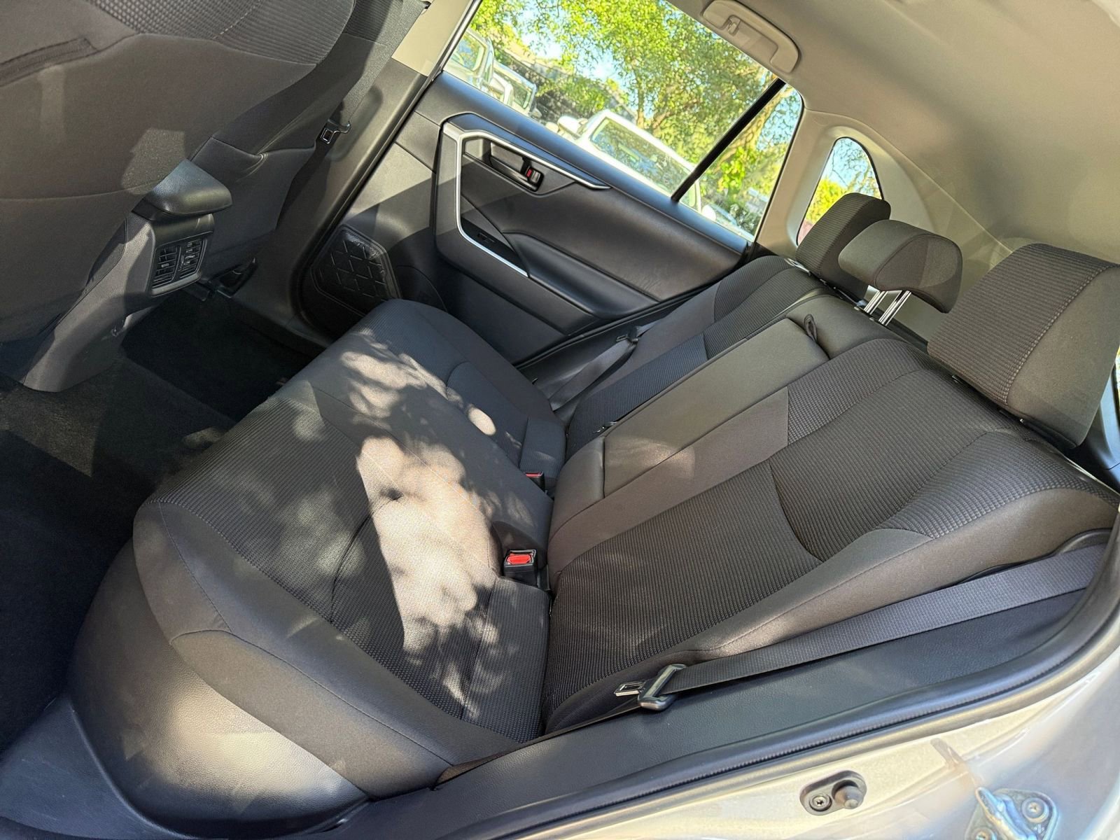 Thumbnail: 2025 Toyota RAV4 - 31