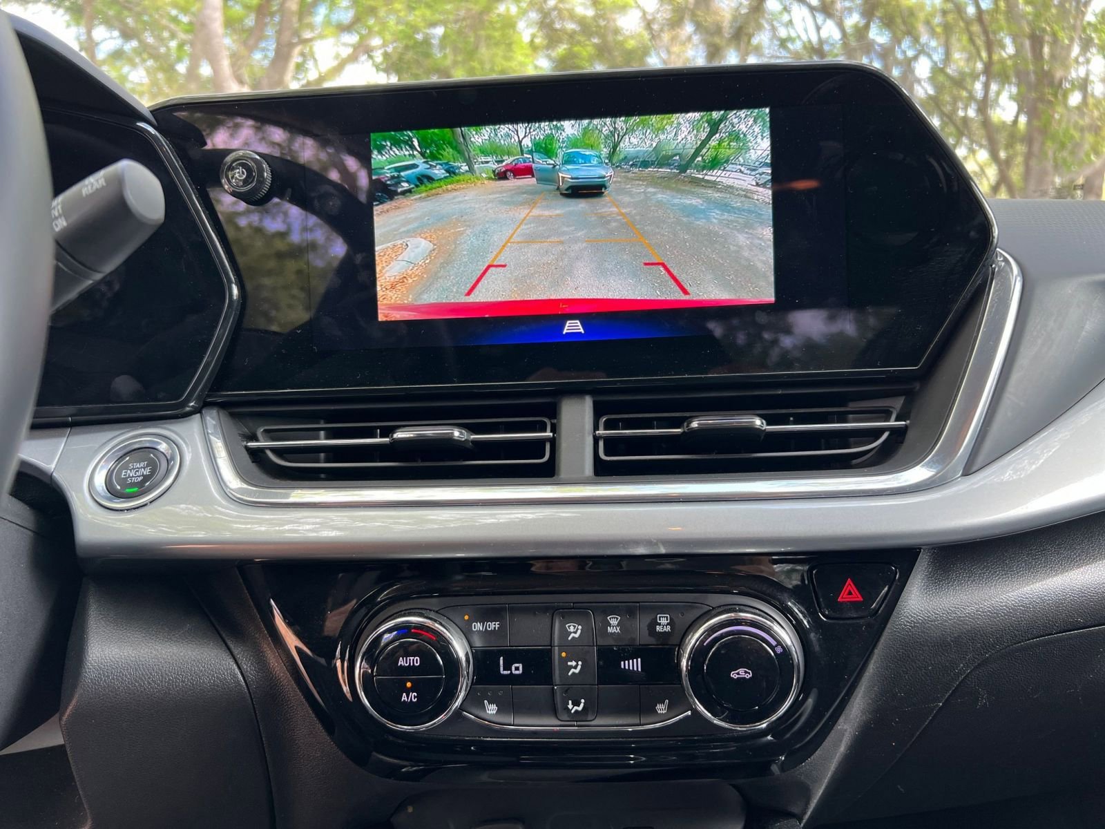 Thumbnail: 2025 Chevrolet Trax - 17