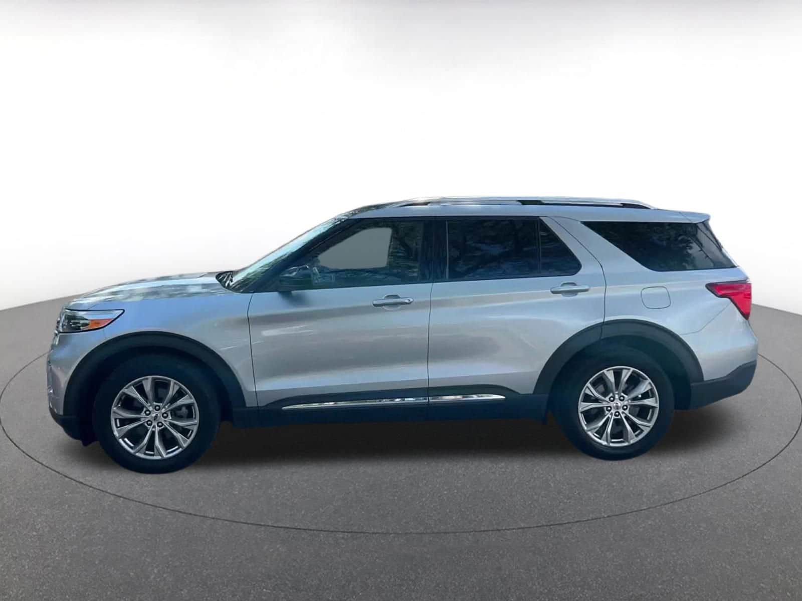 Thumbnail: 2023 Ford Explorer - 9
