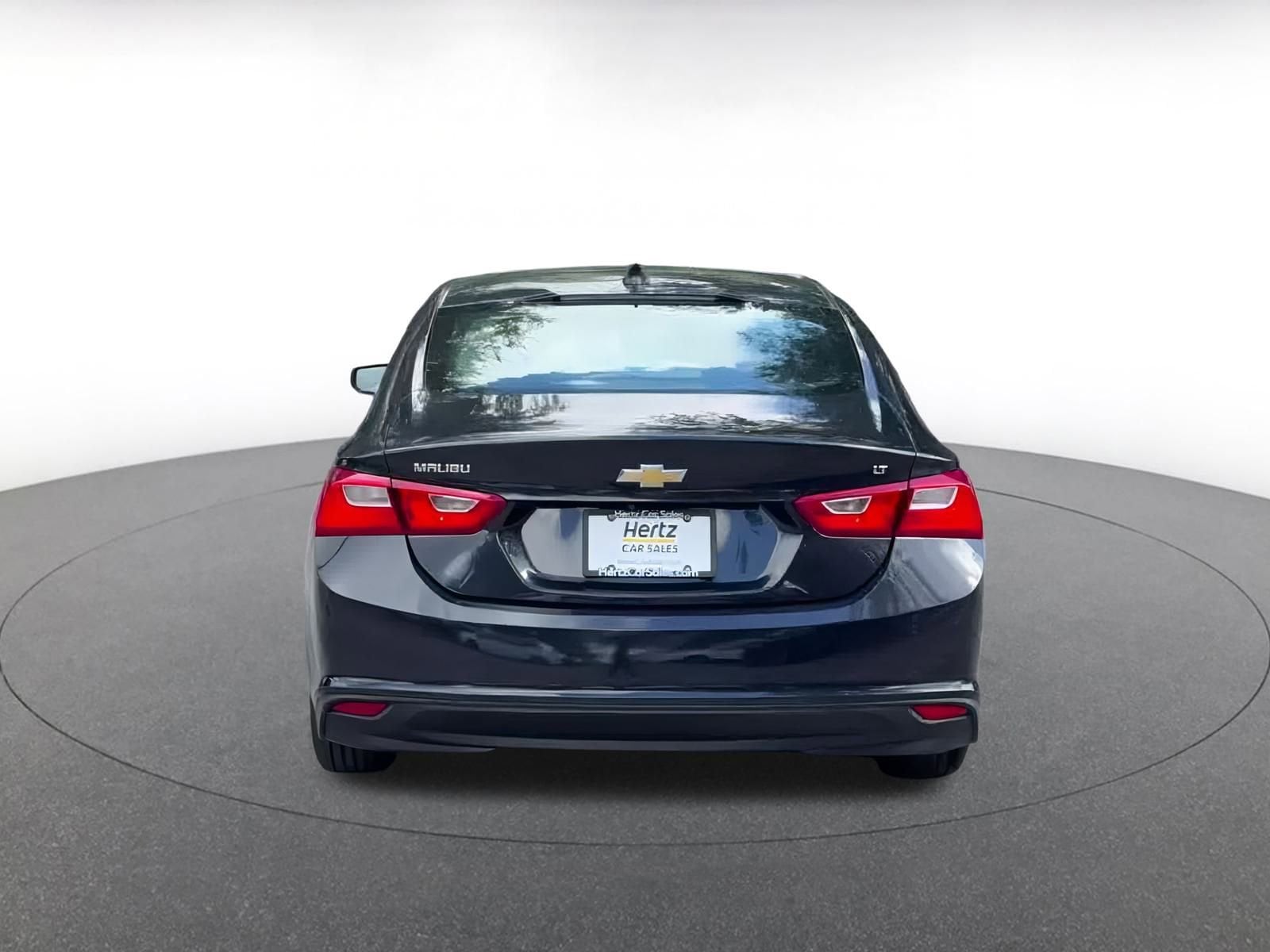 Thumbnail: 2023 Chevrolet Malibu - 12