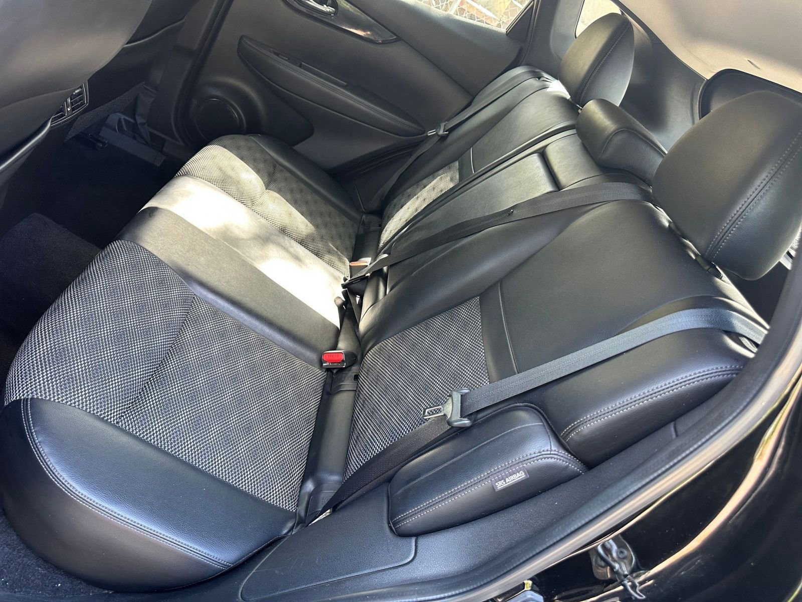 2022 Nissan Rogue Sport SV 33