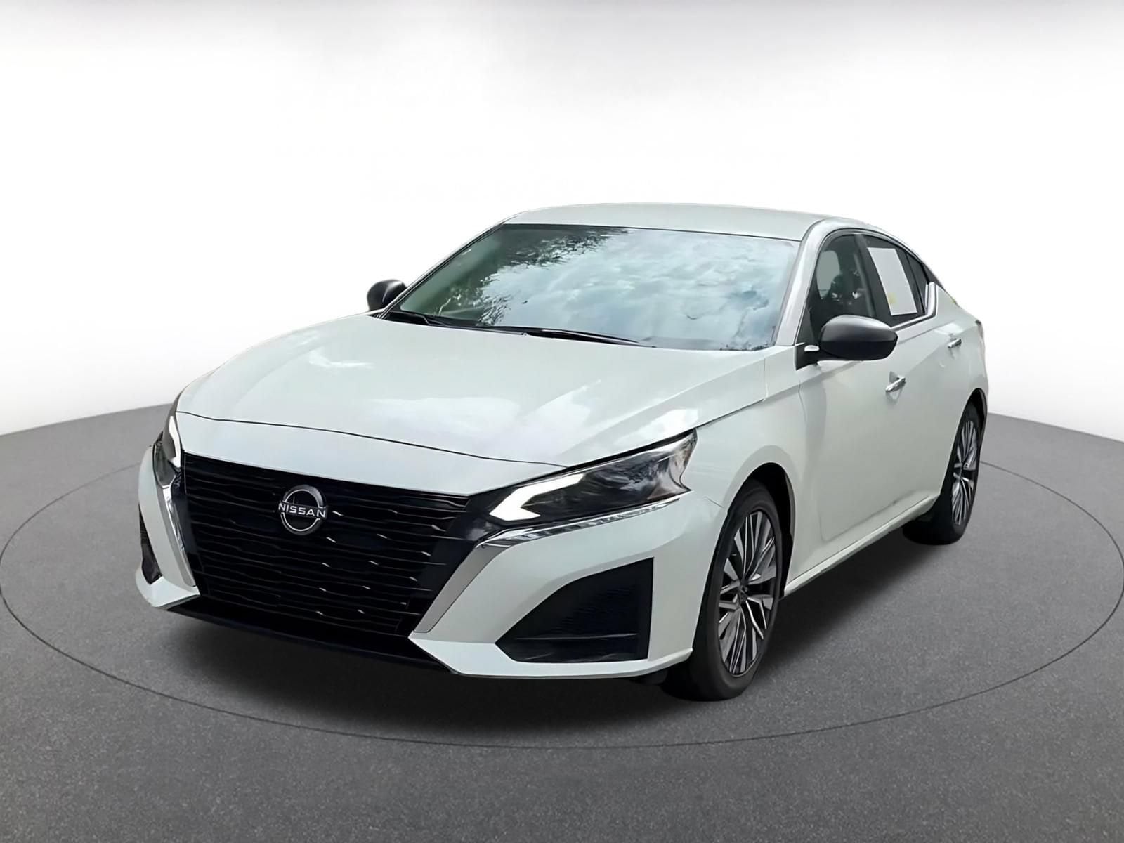 Thumbnail: 2025 Nissan Altima - 5