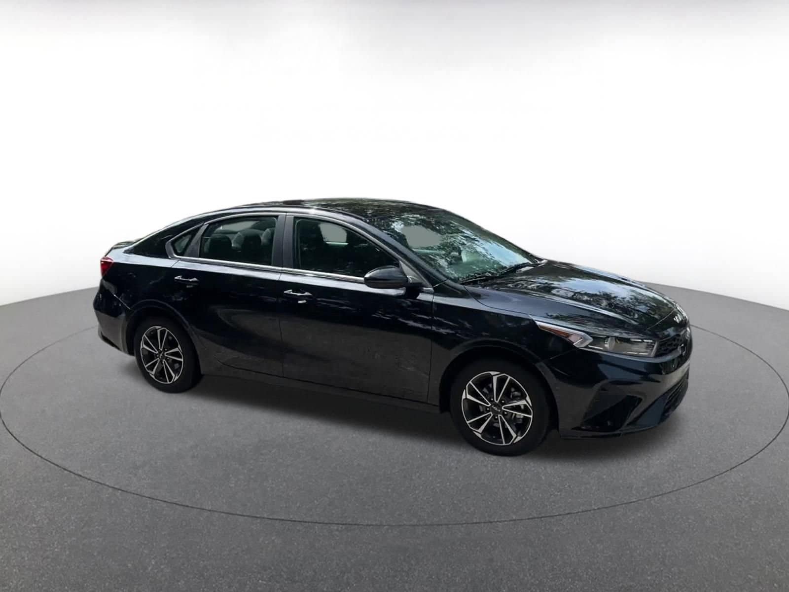 Thumbnail: 2024 Kia Forte - 2