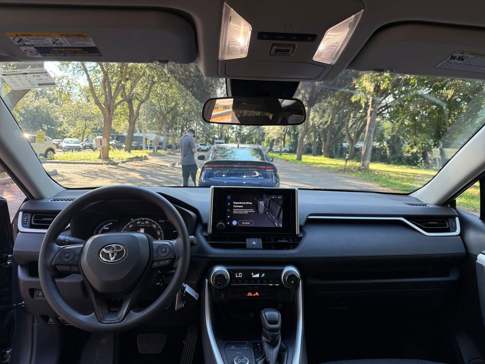 Thumbnail: 2025 Toyota RAV4 - 27