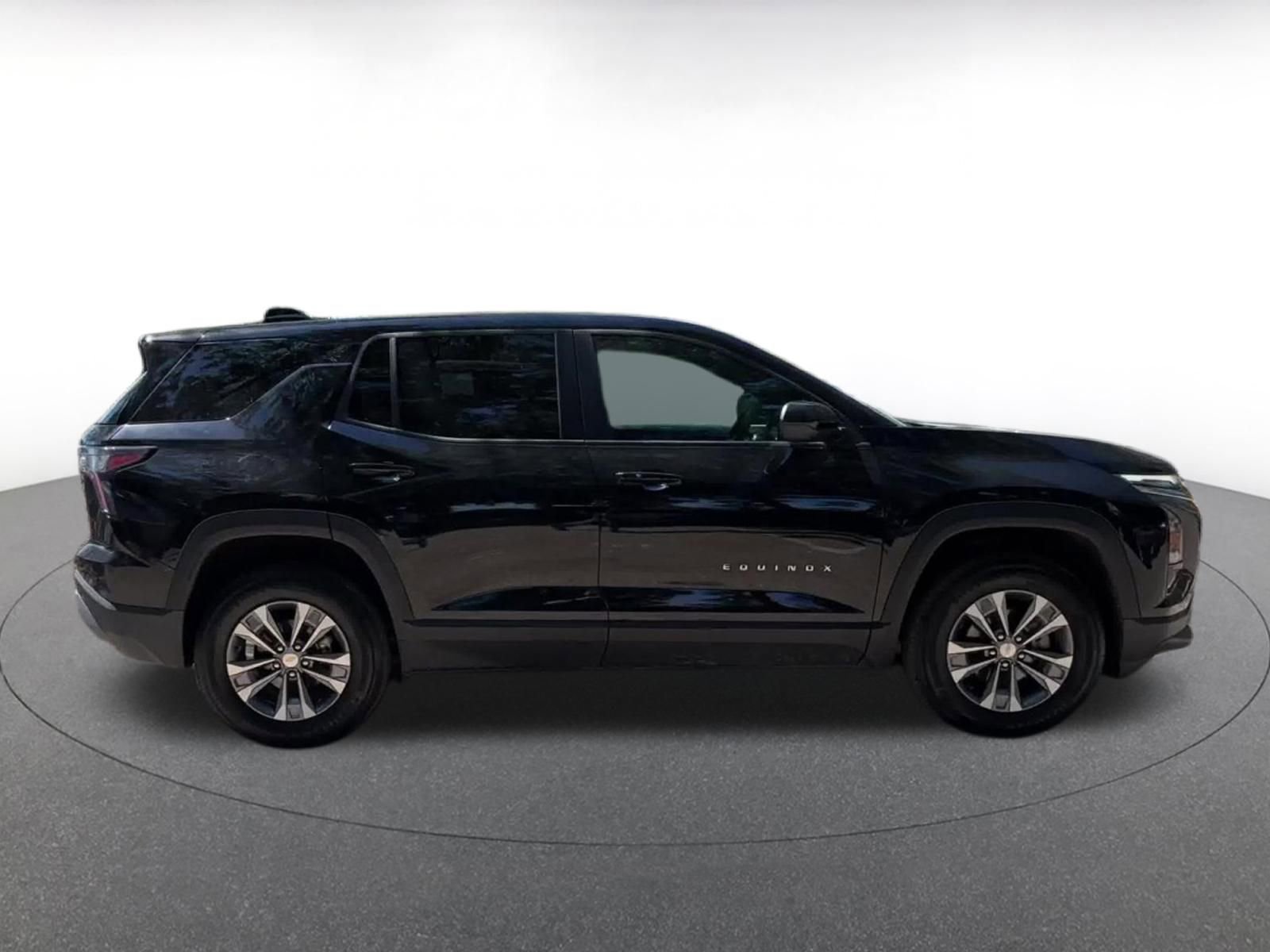 Thumbnail: 2025 Chevrolet Equinox - 16