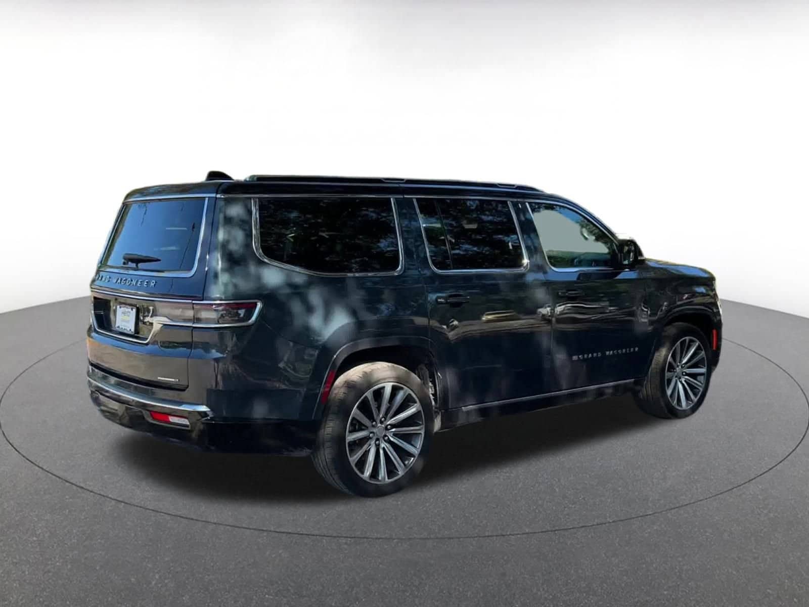 Thumbnail: 2023 Jeep Grand Wagoneer - 15