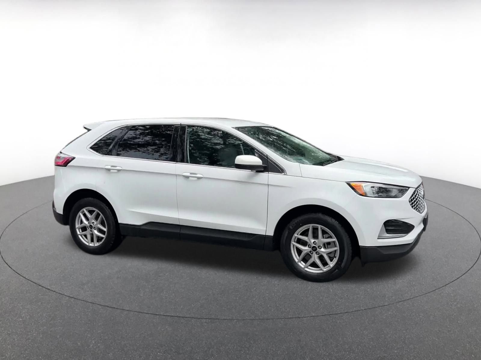 Thumbnail: 2024 Ford Edge - 2