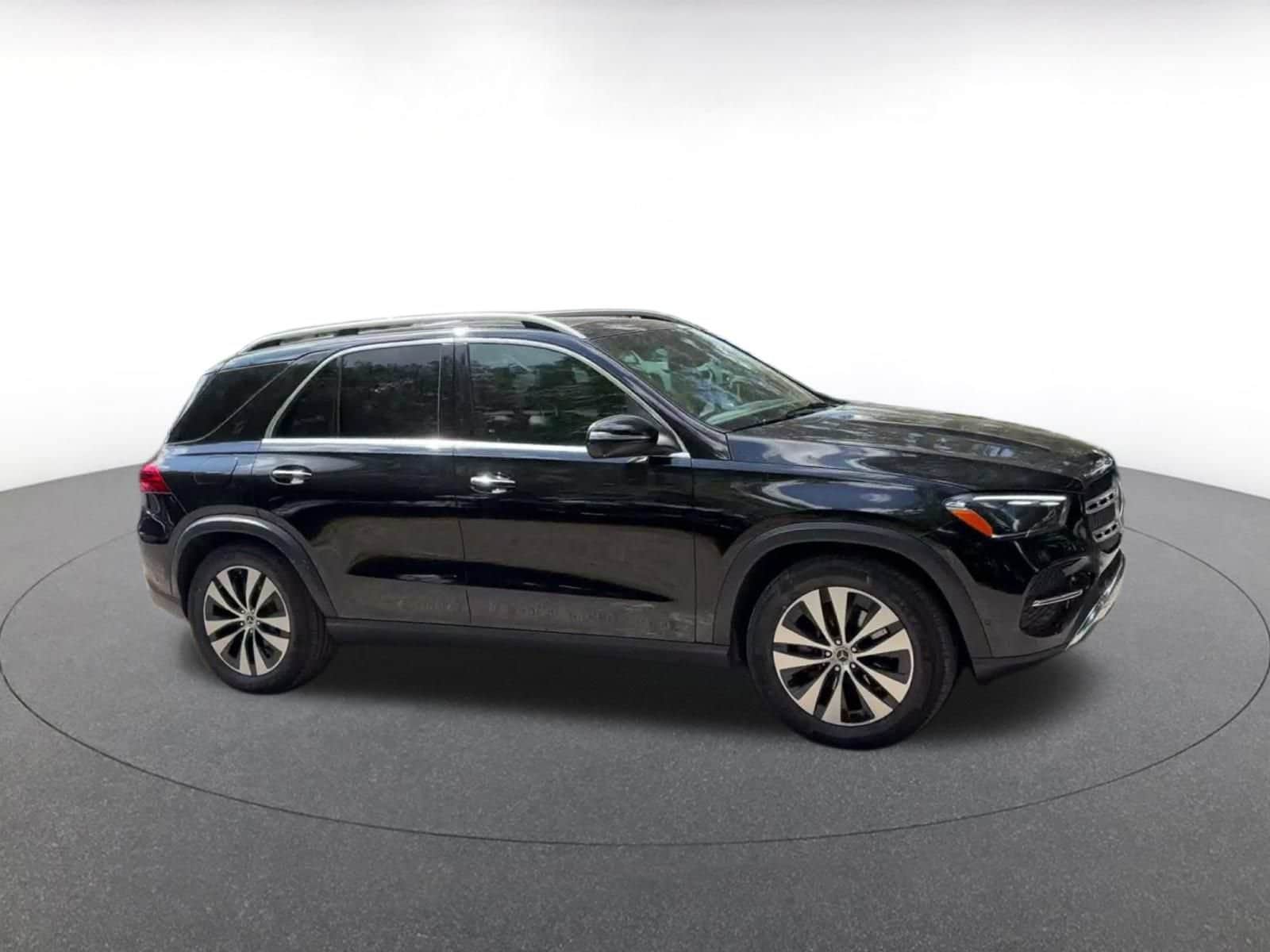 Thumbnail: 2026 Mercedes-Benz GLE - 2