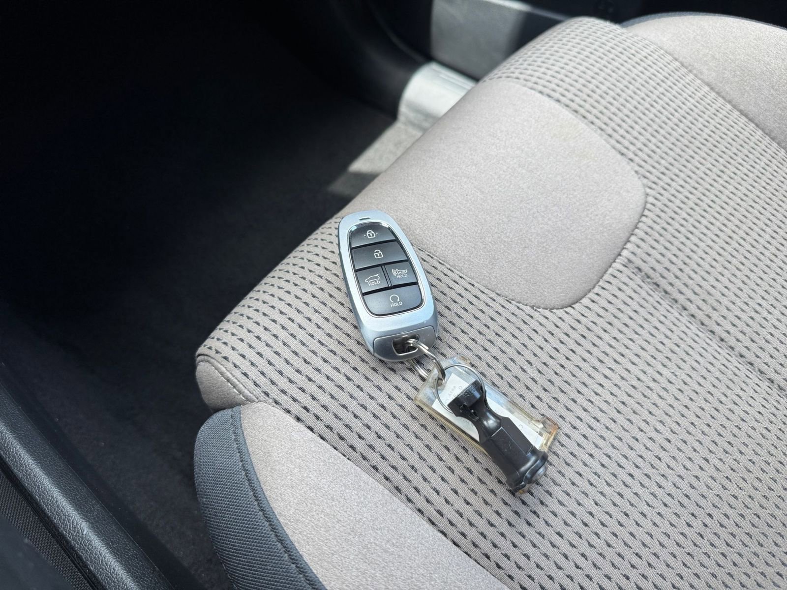 Thumbnail: 2023 Hyundai Santa Fe - 22