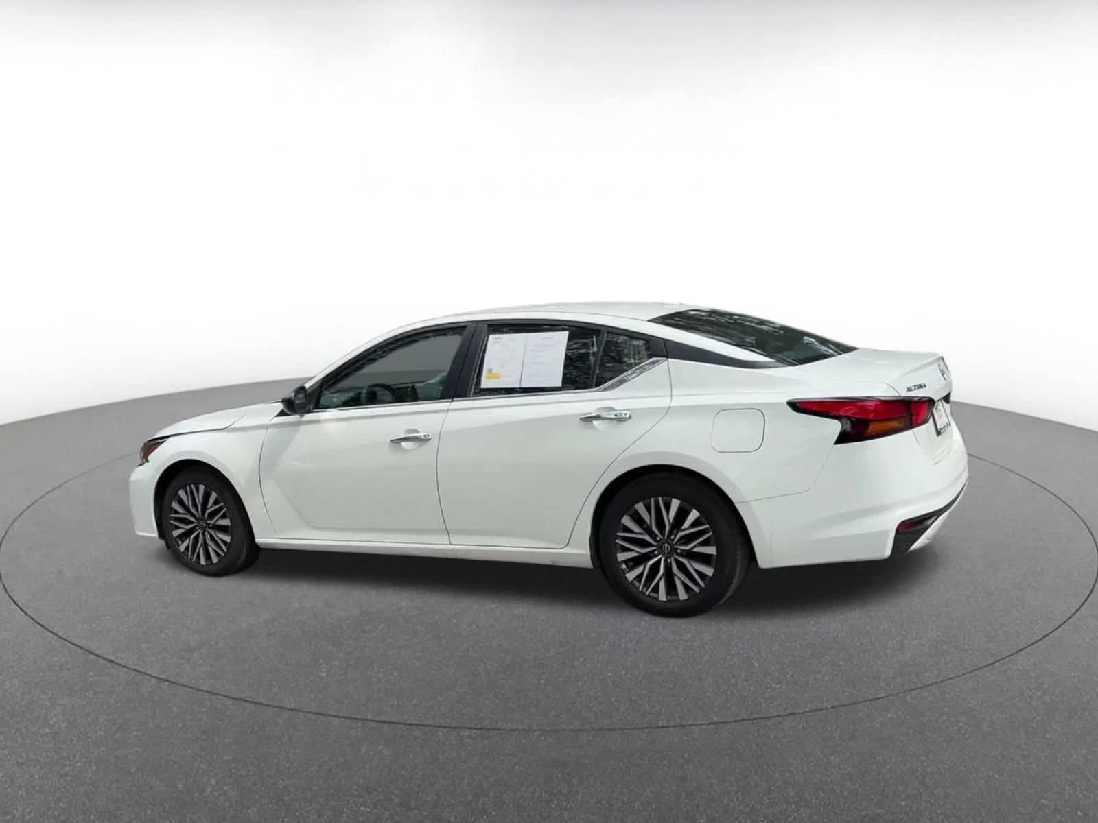 Thumbnail: 2025 Nissan Altima - 8