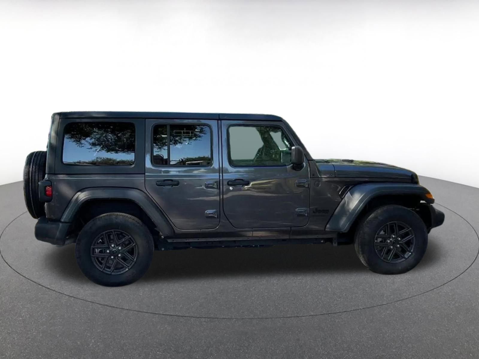 Thumbnail: 2025 Jeep Wrangler - 16
