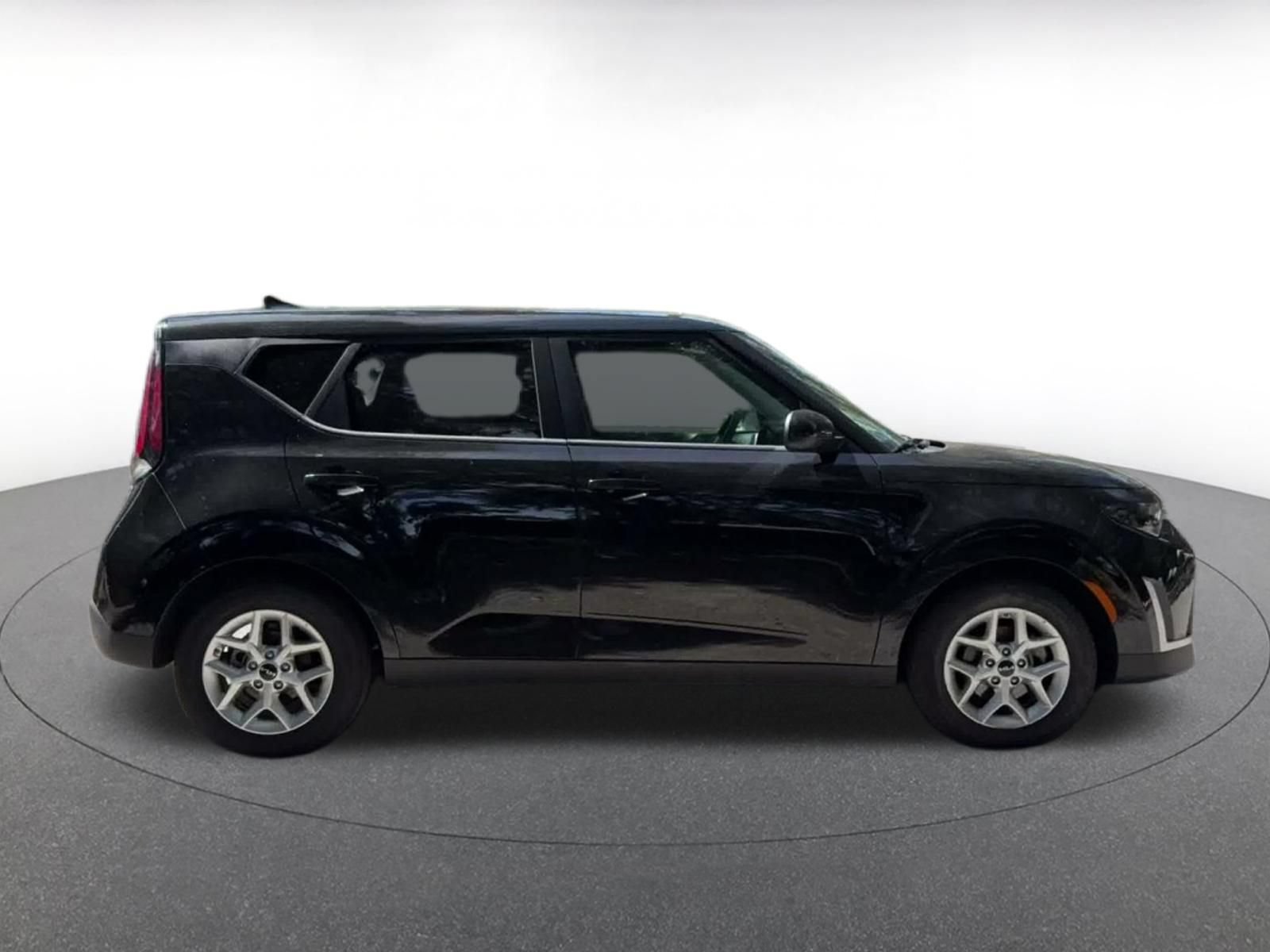 Thumbnail: 2025 Kia Soul - 17