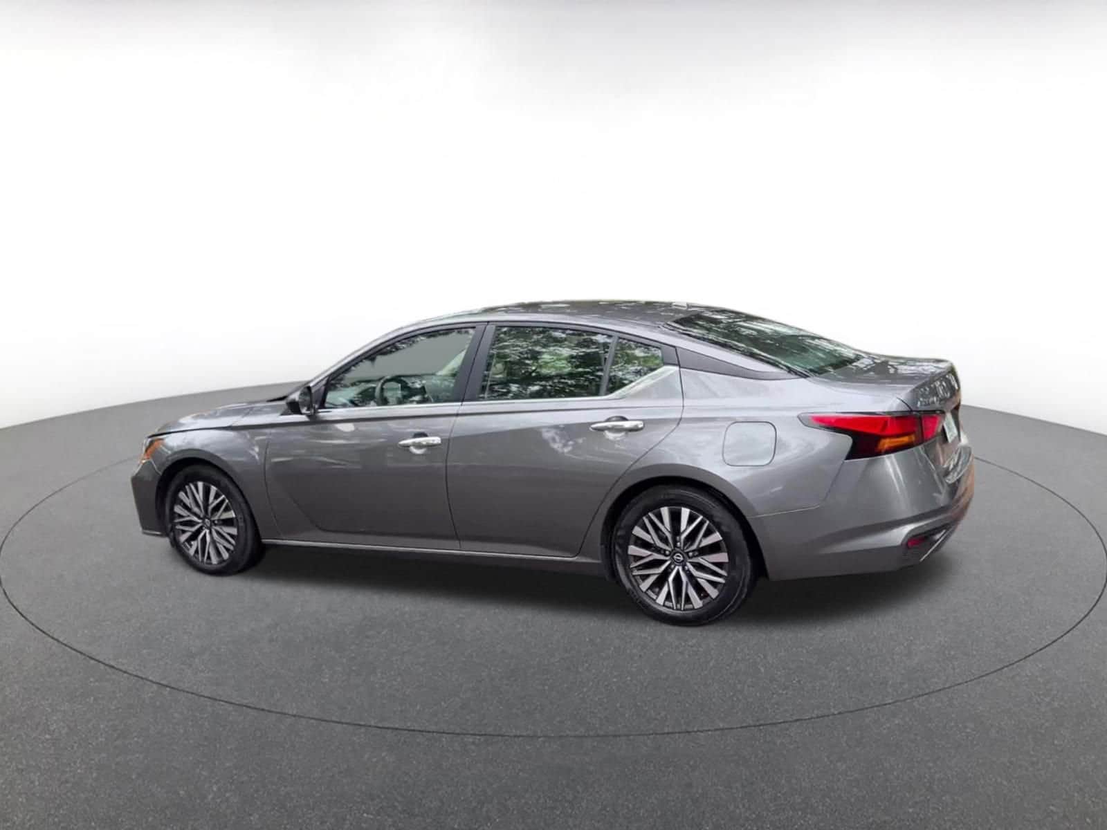 Thumbnail: 2025 Nissan Altima - 10