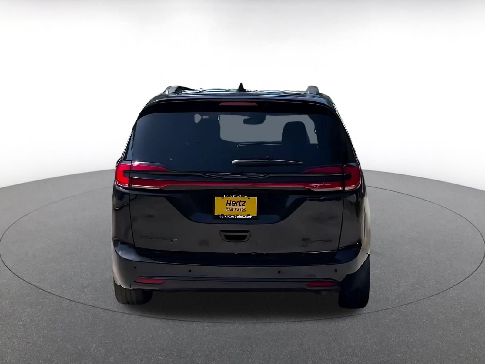 Thumbnail: 2025 Chrysler Pacifica - 12