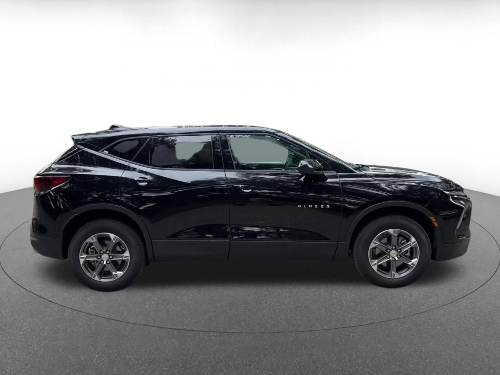 Thumbnail: 2026 Chevrolet Blazer - 16