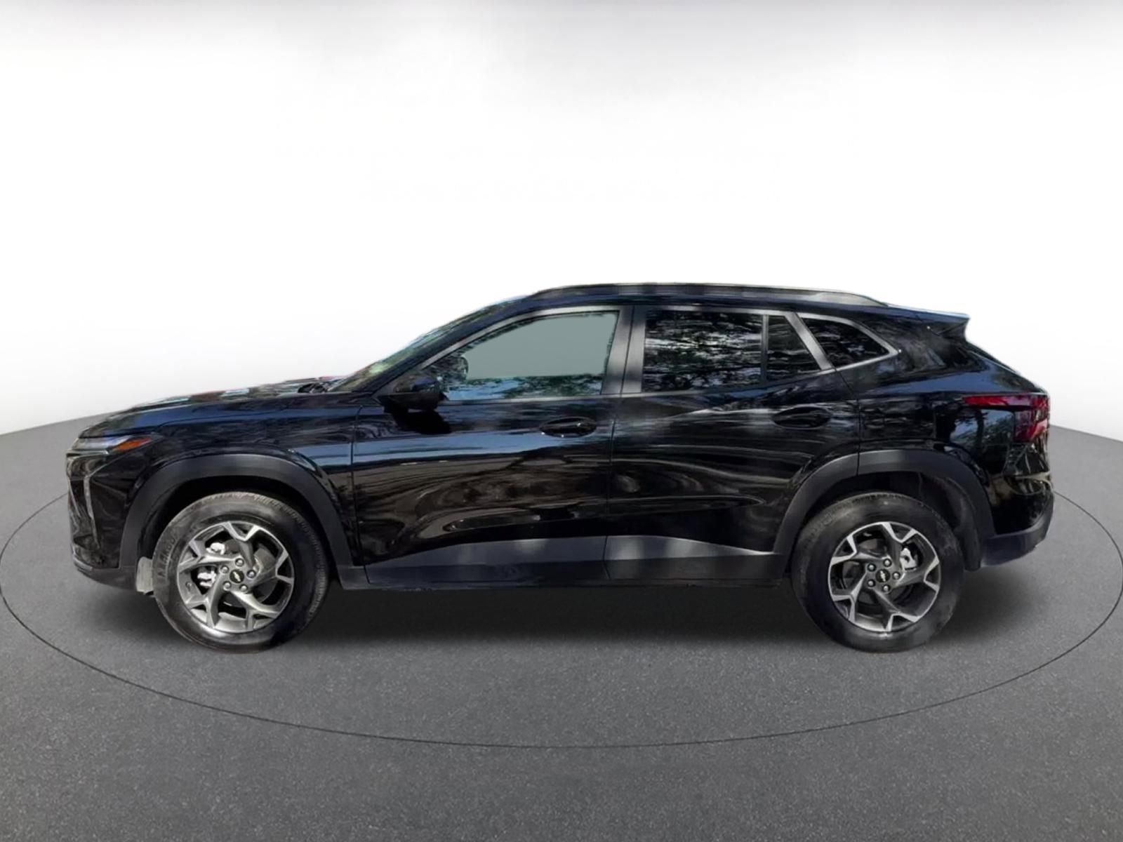 Thumbnail: 2025 Chevrolet Trax - 9